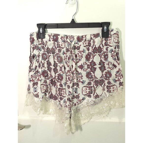Kendall + Kylie Pants - Kendall + Kylie Women's White Floral Lace-Trim Shorts Size L Lightweight Rayon
